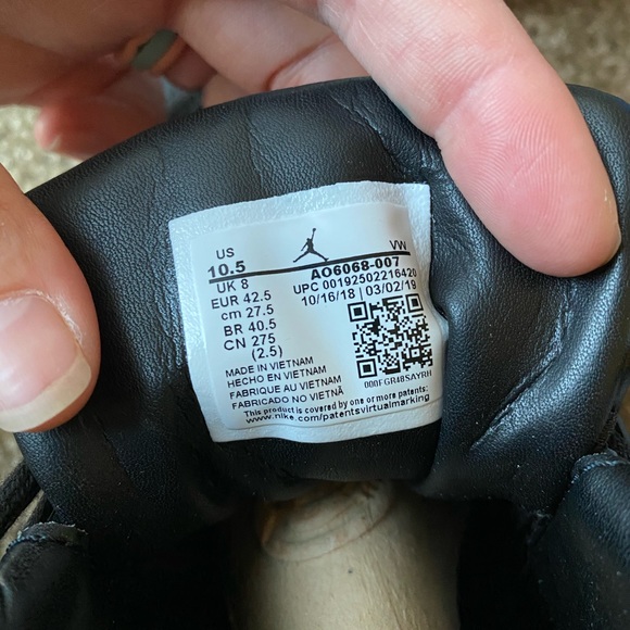 Jordan 12 Retro Black\Metallic Gold-White (W) - Picture 8 of 11